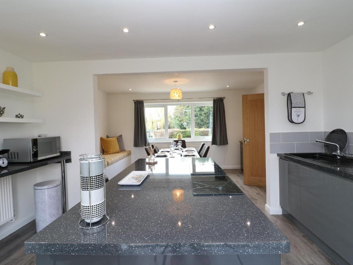 Honeystones Vila Witney Exterior foto